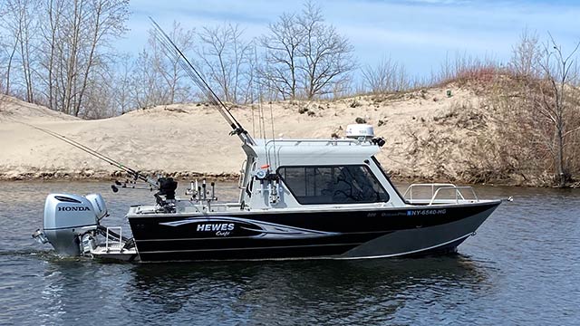 220 Ocean Pro Hewescraft boat